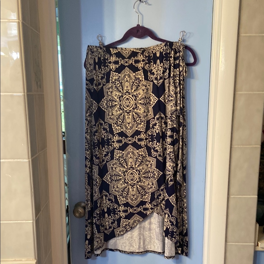 Loveappella Black and Cream Asymmetrical Midi Skirt